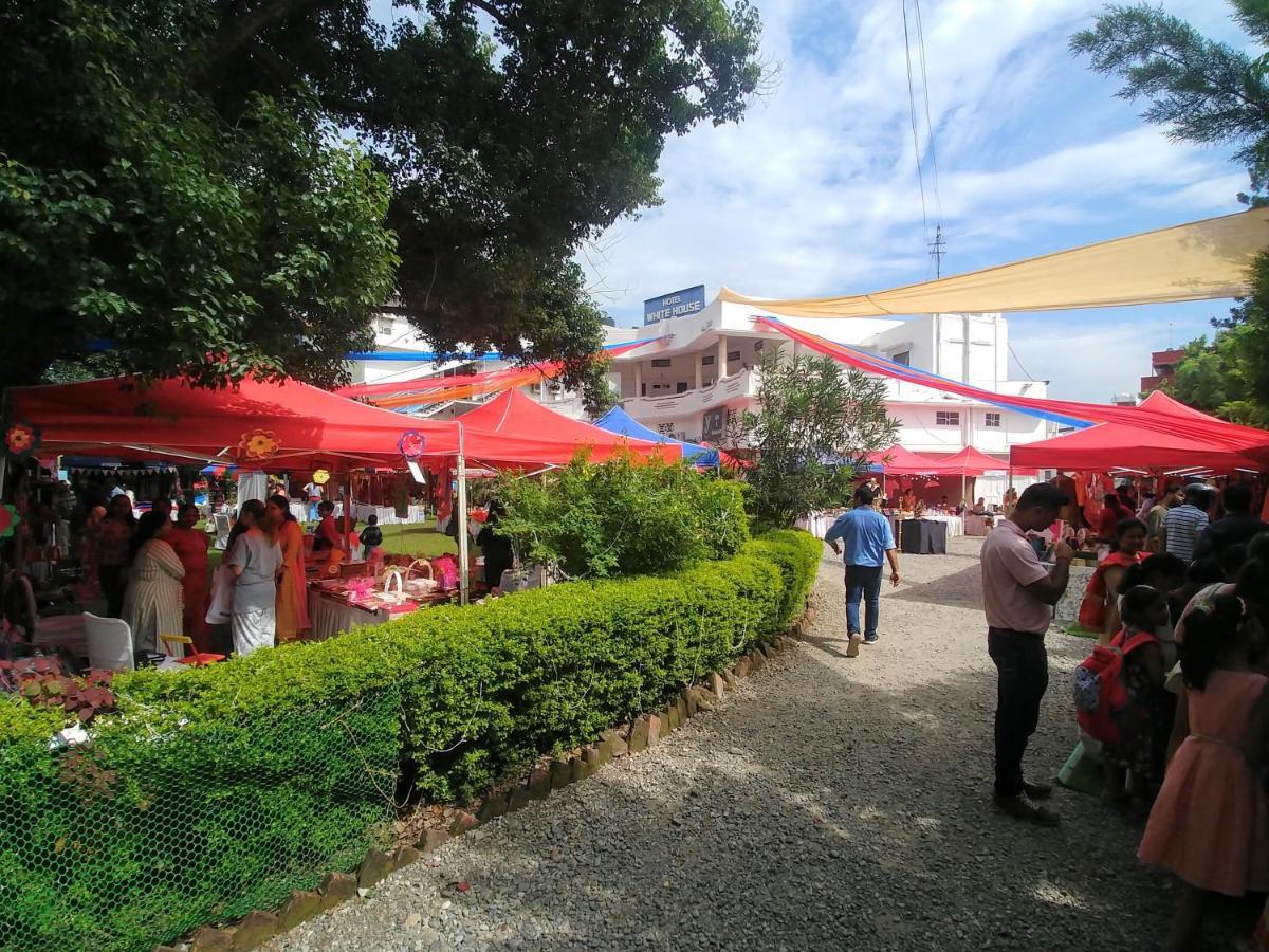 Hotel White House Dehradun Exterior foto