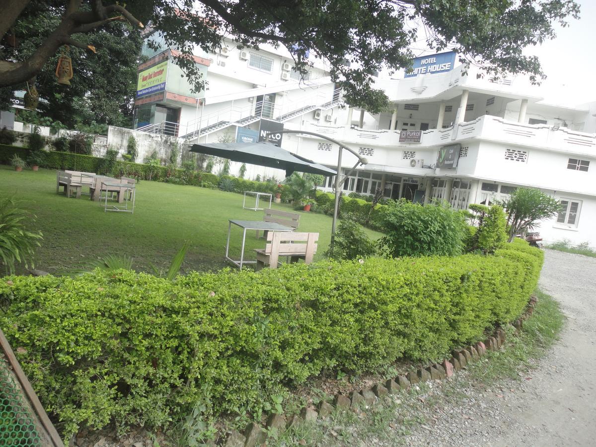 Hotel White House Dehradun Exterior foto